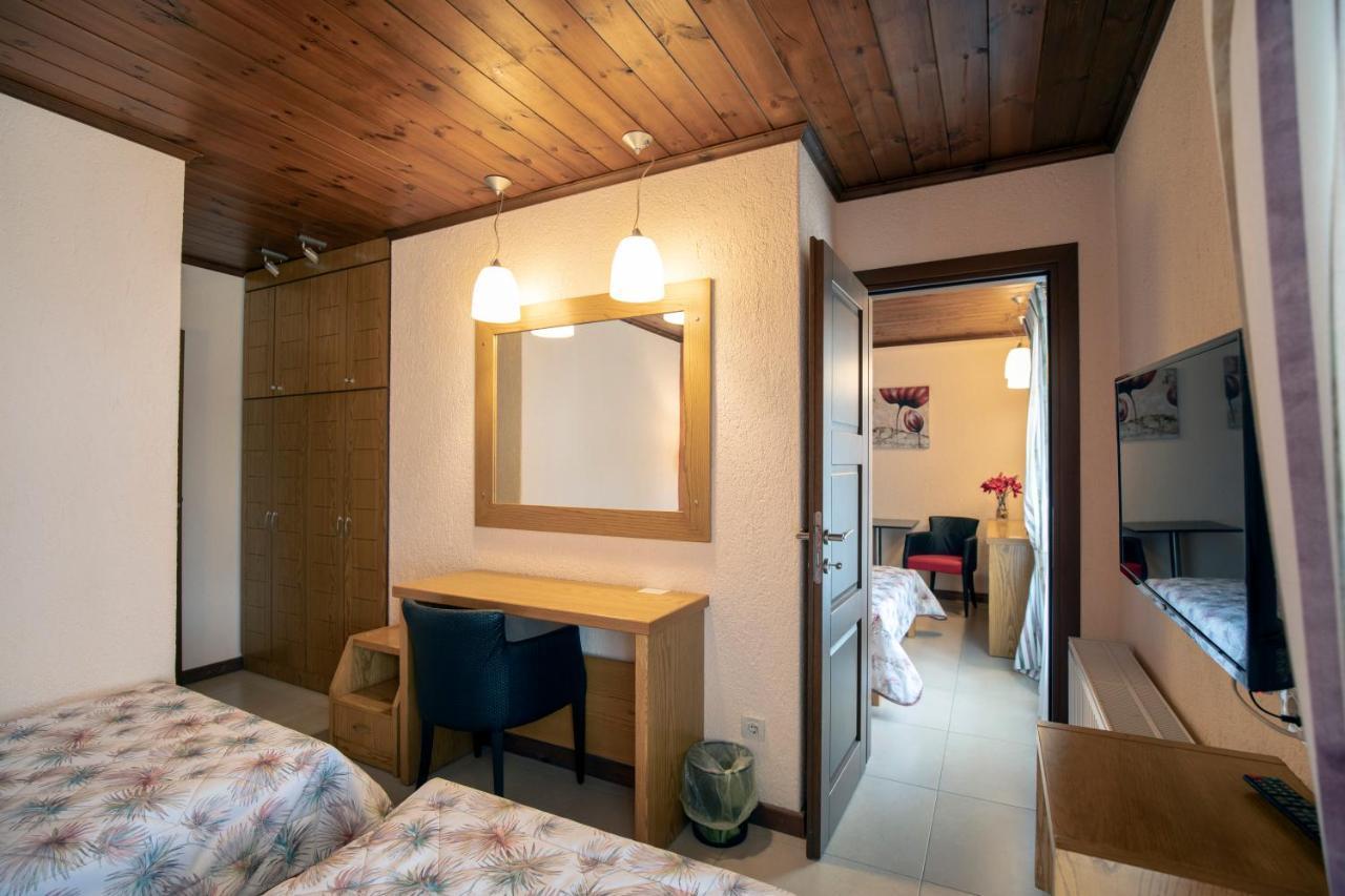 Asimina Guesthouse, Eptalofos Parnassos Exteriör bild