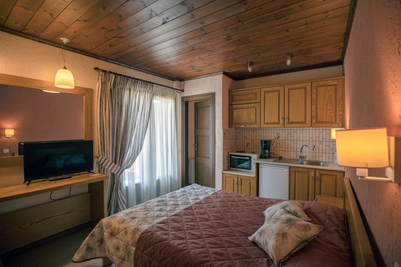 Asimina Guesthouse, Eptalofos Parnassos Exteriör bild