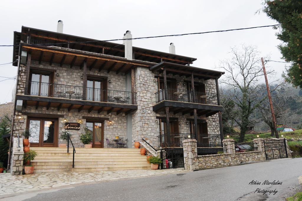 Asimina Guesthouse, Eptalofos Parnassos Exteriör bild